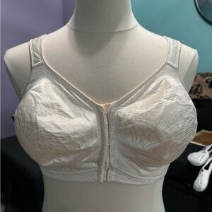Playtex Cream Full-Coverage Bra